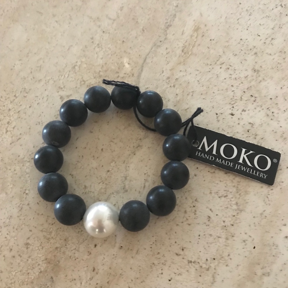 Moko Handmade Black/White Bead Bracelet